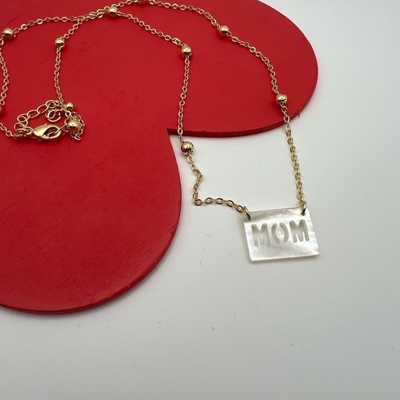18k gold plated necklace for mom. Gift for the holidays
